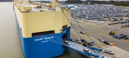 Roro ship loading cars